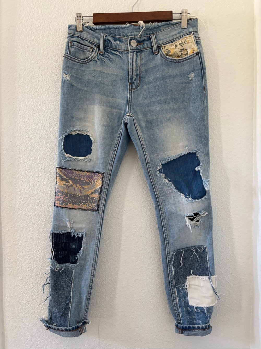 BDG slim Boyfriend Low Rise Light Wash Distressed Patchwork Women's Jeans 24W